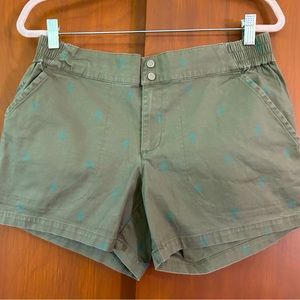 Merrell olive shorts with pattern